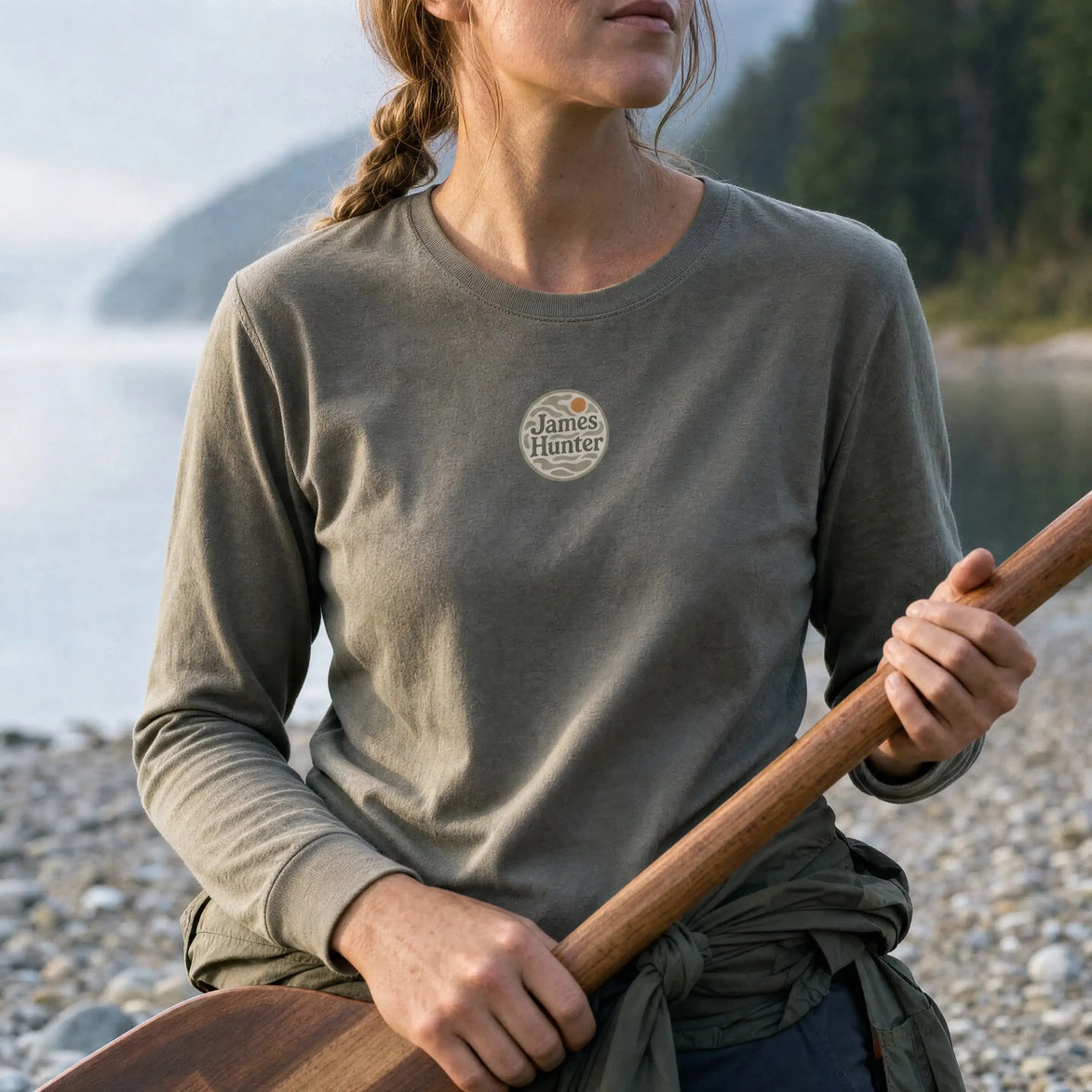 Kanufahren Camping-Bekleidung – Ruhiger Morgen auf dem See – Bio Langarmshirt