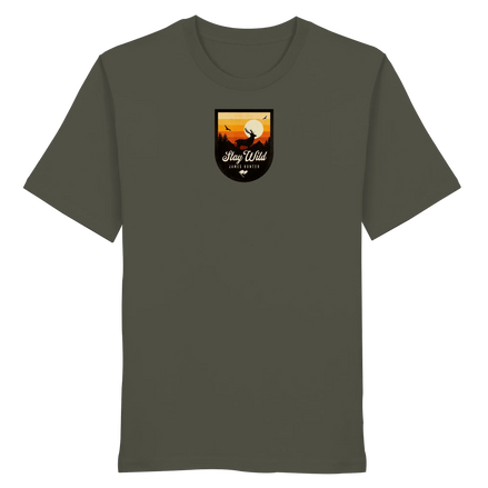 James Hunter - Nature and Beyond Unisex-Shirts Khaki / XS Stay Wild – Sunset Deer Badge - Organic Shirt